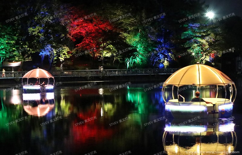 Los-Angeles泛湖小船两岸亮化